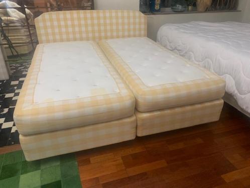 Een Vrolijk Pasen (zacht geel) Hastens boxpring, Huis en Inrichting, Slaapkamer | Boxsprings, Zo goed als nieuw, 180 cm, 200 cm