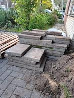 Betonbanden (20 heel) en tegels (14 heel), Tuin en Terras, Tegels en Klinkers, Ophalen, Gebruikt, Overige typen, 10 m² of meer