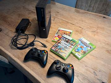 Xbox 360 NEW SLIM 250GB 4 Games 2 controller originele doos. beschikbaar voor biedingen