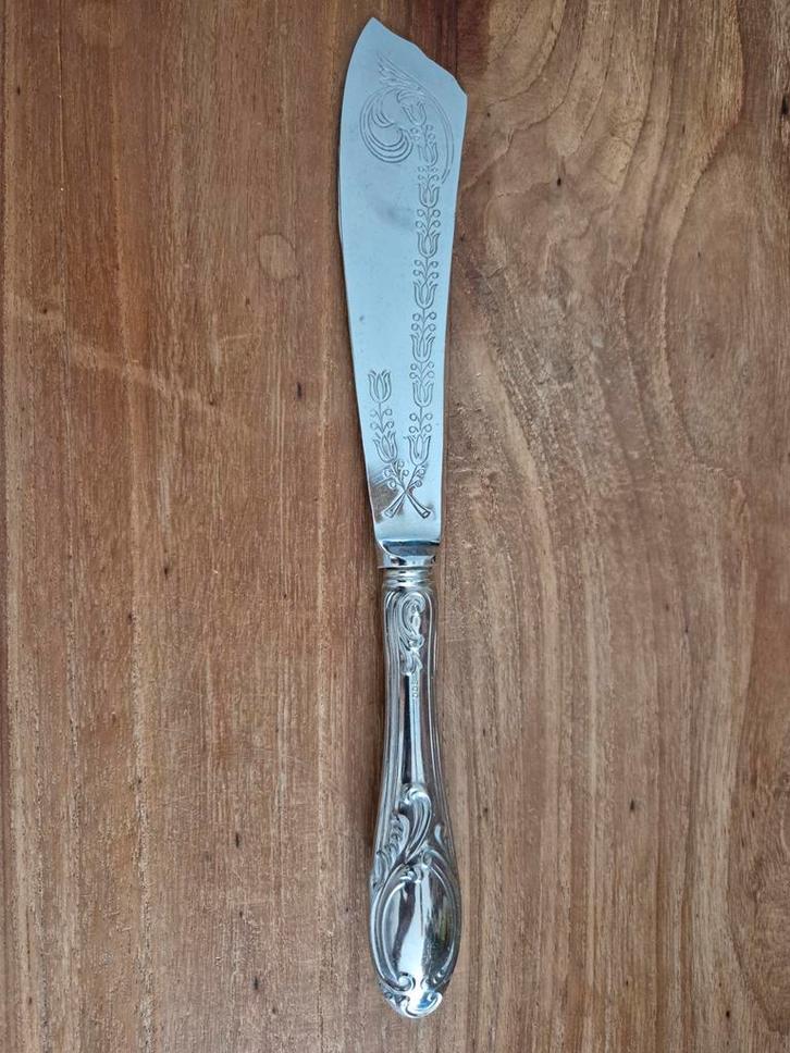 Vintage taartmes? (Ver)zilver(d)?, Antiek en Kunst, Antiek | Bestek, Ophalen of Verzenden