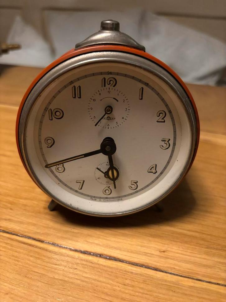 Vintage Oranje Wekker Kienzle, Huis en Inrichting, Woonaccessoires | Klokken, Gebruikt, Wekker of Tafelklok, Analoog, Ophalen of Verzenden