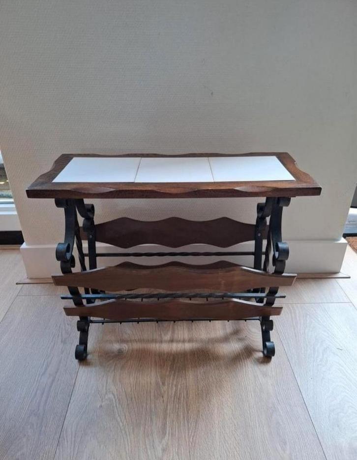 Mooie brocante, antieke  lectuurbak/krantenbak., Huis en Inrichting, Woonaccessoires | Krantenbakken en Lectuurbakken, Zo goed als nieuw
