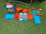 Hotwheels racebaan en garage, Ophalen, Zo goed als nieuw, Handmatig, Hot Wheels