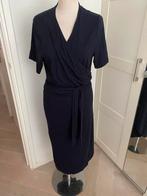 Basic by Yesta Jurk - Maat L - Donkerblauw overslag, Blauw, Ophalen of Verzenden, Zo goed als nieuw, Onder de knie