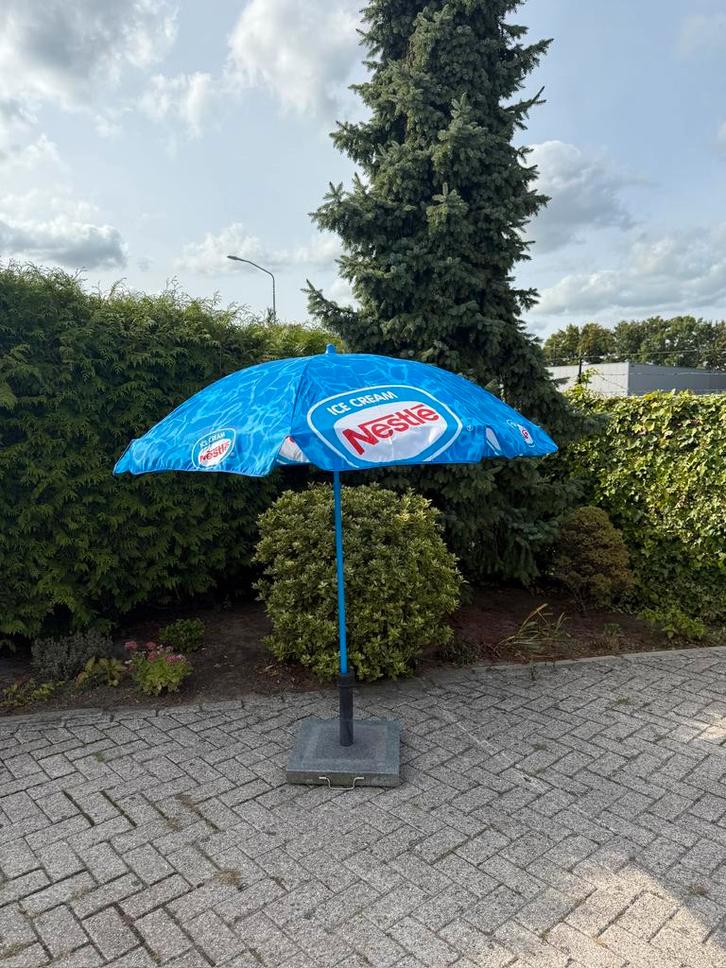 Vintage Nestlé terrasparasol, originele reclame parasol, Verzamelen, Merken en Reclamevoorwerpen, Zo goed als nieuw, Gebruiksvoorwerp