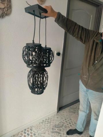 Gratis op te halen hanglamp beschikbaar voor biedingen