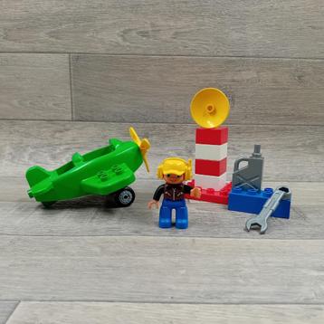 duplo  vliegtuig met piloot beschikbaar voor biedingen