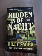 Thriller van Riley Sager-midden in de nacht, Ophalen of Verzenden, Zo goed als nieuw