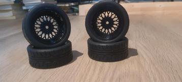 Set Velgen met Banden voor een 1/10 rc auto beschikbaar voor biedingen