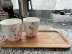 Duka Coffee / Tea cups with wooden serving tray, Ophalen of Verzenden, Zo goed als nieuw, Overige stijlen, Kop(pen) en/of Schotel(s)
