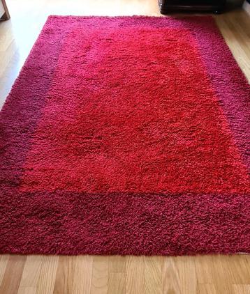 Rood Kleed - Prima Staat beschikbaar voor biedingen