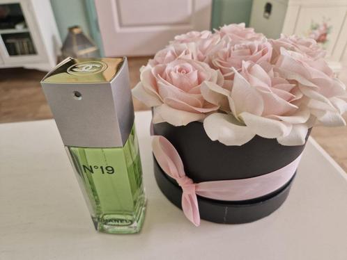 CHANEL No 19 eau de toilette 100 ml oude formule, Sieraden, Tassen en Uiterlijk, Uiterlijk | Parfum, Nieuw, Ophalen of Verzenden