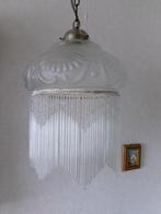 Mooie matglazen lamp met fraai kralen rand mooi bewerkt, Antiek en Kunst, Antiek | Lampen, Ophalen of Verzenden