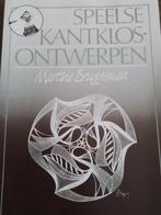 Speelse kantklos ontwerpen van martine bruggeman, Ophalen of Verzenden, Zo goed als nieuw, Patronen