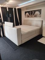 Boxspring met voetbord met tv lift, tot 65 inch tv!!, Huis en Inrichting, Slaapkamer | Bedden, Nieuw, Overige materialen, Crème