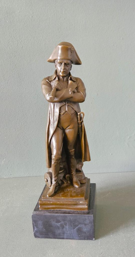 Een gepatineerd bronzen beeld van Napoleon, Antiek en Kunst, Antiek | Koper en Brons, Brons, Ophalen of Verzenden