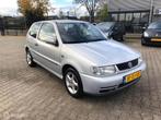 Volkswagen Polo 1.6 AUTOMAAT 3DRS LMV .183.062 N.A.P, Auto's, Gebruikt, Zwart, 4 cilinders, Origineel Nederlands