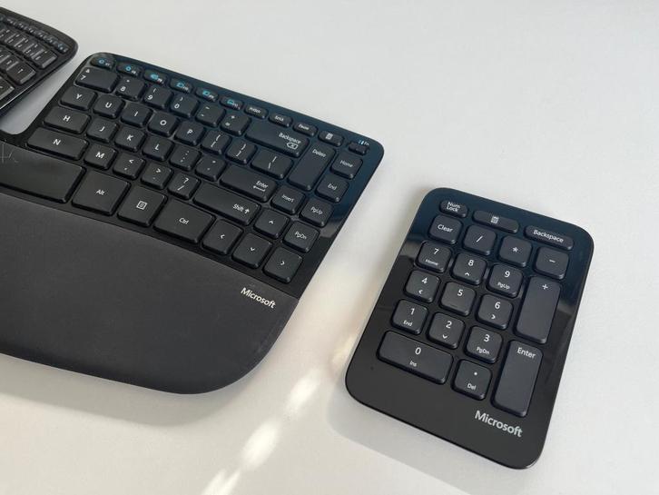 Microsoft Sculpt Ergonomic Desktop Keyboard, Computers en Software, Toetsenborden, Gebruikt, Qwerty, Draadloos, Ergonomisch, Ophalen of Verzenden