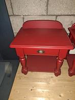 1 rode nachtkastje, Huis en Inrichting, Slaapkamer | Nachtkastjes, 55 tot 70 cm, 65 cm of meer, Zo goed als nieuw, Hout