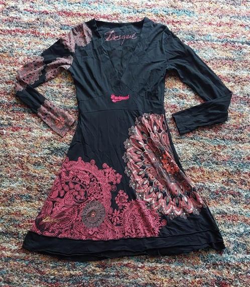Jurk met lange mouwen van Desigual maat 38, Kleding | Dames, Jurken, Zo goed als nieuw, Maat 38/40 (M), Zwart, Knielengte, Ophalen of Verzenden