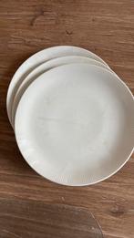 Vintage ontbijtborden(2) en grote platte borden(3), Gebruikt, Ophalen of Verzenden, Bord(en), Effen