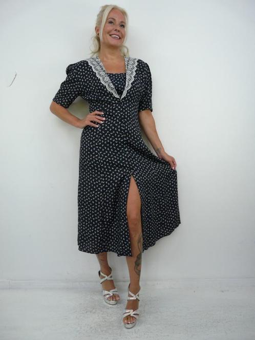 *Abfab Vintage Doorknoop Jurk met Kanten Kraag 40*, Kleding | Dames, Jurken, Zo goed als nieuw, Maat 38/40 (M), Blauw, Onder de knie