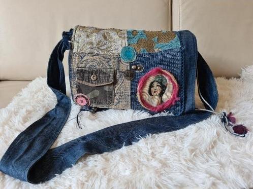 Jeans schoudertas met quilt details. Als nieuw!, Sieraden, Tassen en Uiterlijk, Tassen | Schoudertassen, Zo goed als nieuw, Overige kleuren