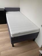 Eenpersoonsbed (IKEA) incl 2 matrassen, weinig gebruikt, Huis en Inrichting, Slaapkamer | Boxsprings, Crème, 90 cm, Ophalen of Verzenden