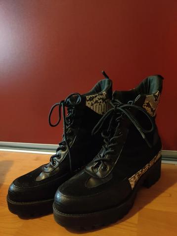 Veterboots maat 41 beschikbaar voor biedingen
