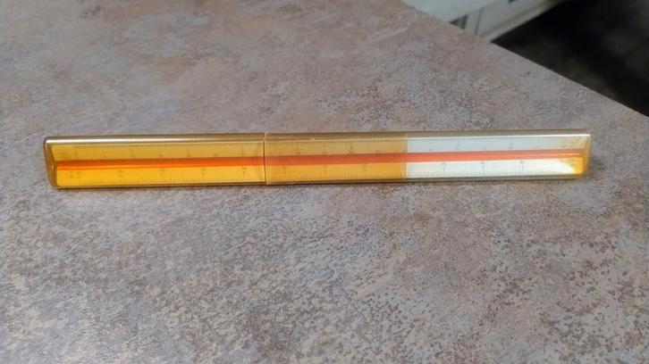 ROTRING Schaalstok 30cm - Architectenliniaal, Doe-het-zelf en Verbouw, Meetapparatuur, Zo goed als nieuw, Afstand, Ophalen of Verzenden