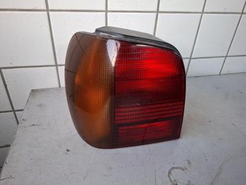 Achterlicht links van een Volkswagen Polo beschikbaar voor biedingen