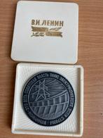 Zeldzame Lenin Medaille met Doos, Verzamelen, Ophalen of Verzenden, Gebruikt, Overige onderwerpen, Speldje of Pin