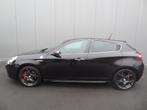 Alfa Romeo Giulietta 1.7 TBi Quadrifoglio | 241 PK | LEDER, 15 km/l, Gebruikt, 4 cilinders, Lichtsensor