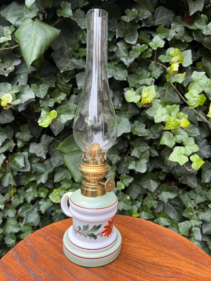 Antiek Hollands opaline Olielampje ., Antiek en Kunst, Antiek | Lampen, Ophalen of Verzenden