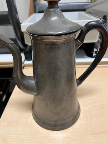 Antieke Tinnen Theepot beschikbaar voor biedingen