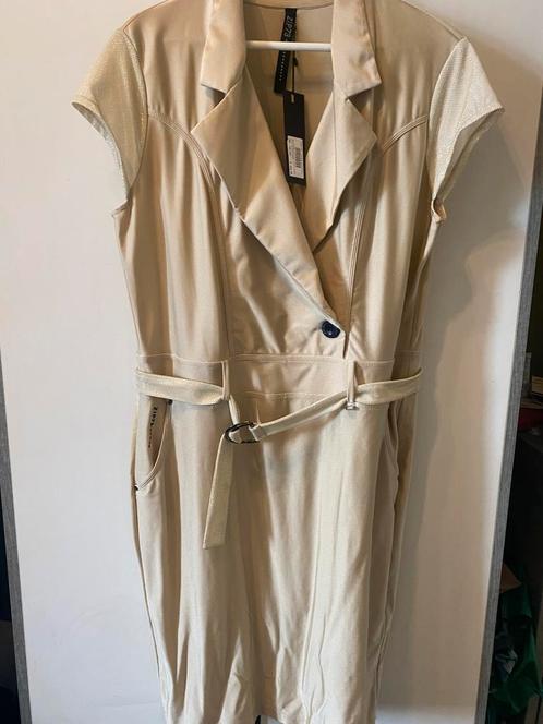 ZIP73 jurk XXL (mt 46), Kleding | Dames, Jurken, Nieuw, Maat 46/48 (XL) of groter, Beige, Onder de knie, Ophalen of Verzenden
