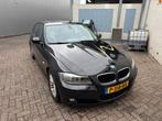 BMW 3-Serie 2.0 I 318 AUT 2010 Zwart, Auto's, BMW, Automaat, Euro 5, 1995 cc, USB