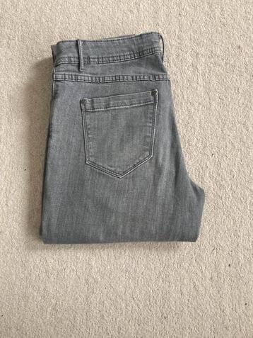 Mooie grijze broek maat 40 (Hema) beschikbaar voor biedingen
