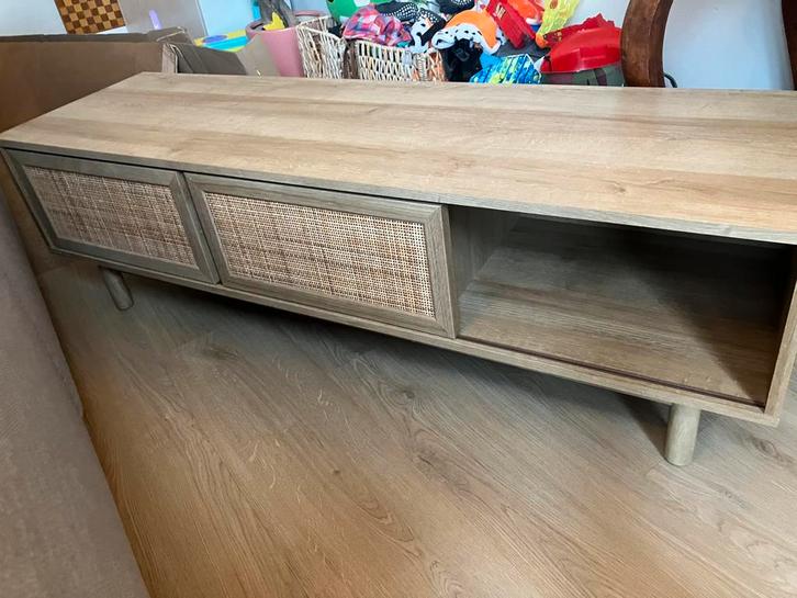 Leuk tvmeubel eikeneffect en rotan, Huis en Inrichting, Kasten | Televisiemeubels, Zo goed als nieuw, Minder dan 100 cm, 100 tot 150 cm