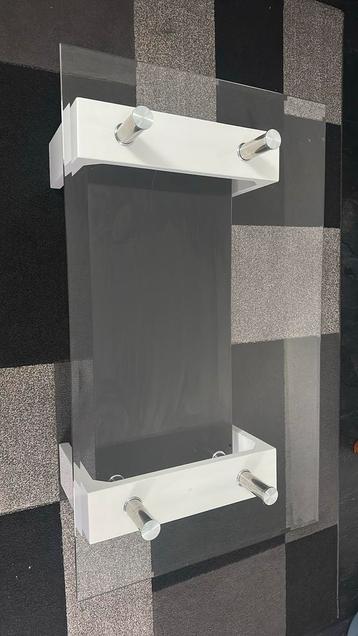 Woonkamer tafel beschikbaar voor biedingen
