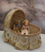 Oud Poppenbedje. "Uit Aletta's Tijd", Antiek en Kunst, Ophalen of Verzenden