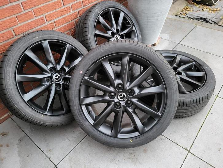 Originele Mazda 3 velgen 215/45/18 inch met nieuwe Zomerband, Auto-onderdelen, Besturing, Ophalen of Verzenden