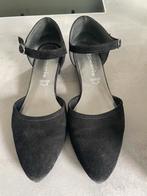 Tamaris Zwarte Suède Pumps Maat 40, Kleding | Dames, Schoenen, Ophalen of Verzenden, Zo goed als nieuw, Zwart, Schoenen met lage hakken