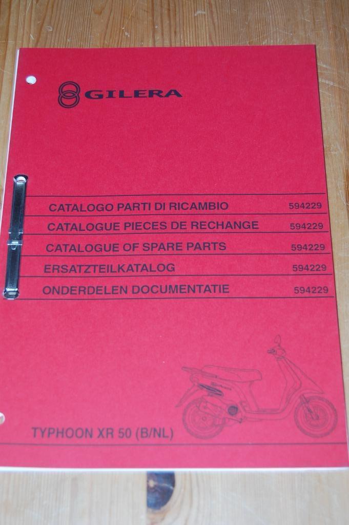 Gilera Typhoon XR50 onderdelenboek uitgave 2000, Fietsen en Brommers, Handleidingen en Instructieboekjes, Nieuw, Ophalen of Verzenden