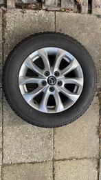 Mazda CX-3 Winterbanden Bridgestone 215/60R16, Auto-onderdelen, Banden en Velgen, Ophalen, 16 inch, Banden en Velgen, Winterbanden