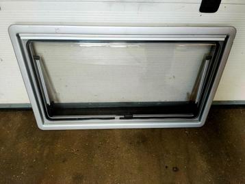 caravan / camper raam gat maat 90x55 cm beschikbaar voor biedingen