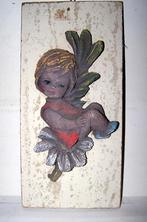 Vintage keramieken plaquette meisje op bloem. 29x14 cm.Izgs., Ophalen of Verzenden