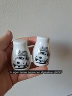 Volkswagen kever peper en zoutstel, porselein D4xH6.5cm, Antiek en Kunst, Antiek | Porselein, Ophalen of Verzenden