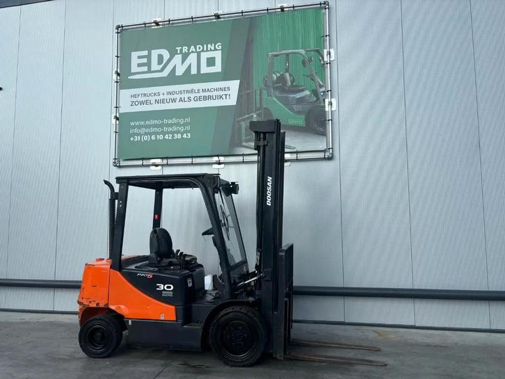 Doosan D30S-5 Heftruck Diesel (bj 2013), Zakelijke goederen, Machines en Bouw | Heftrucks en Intern transport, Heftruck, Diesel