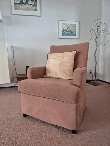 Comfortabele fauteuil in goede staat beschikbaar voor biedingen